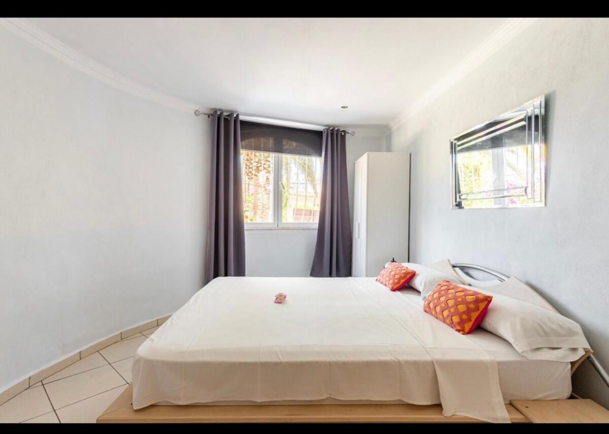 Villa Eva Asiana Guesthouse With Shared Pool Benissa Extérieur photo